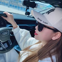 王小妮儿吖