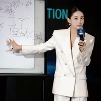 姜姜很懂母婴